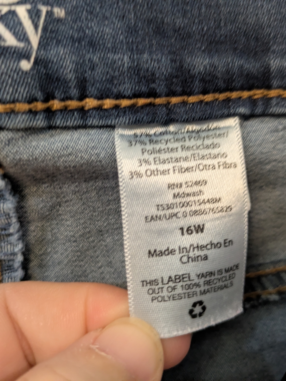 🔴 terra + Sky High-Rise Slim Jeans in Medium Wash - Picture 6 of 11